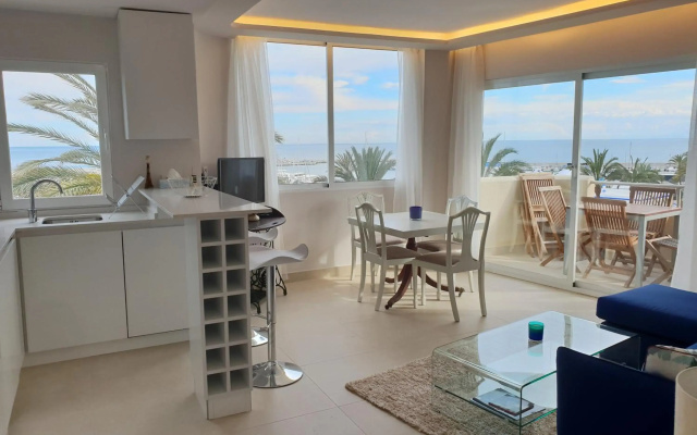 Fantastic Apartment In Front Of The Sea & Marina