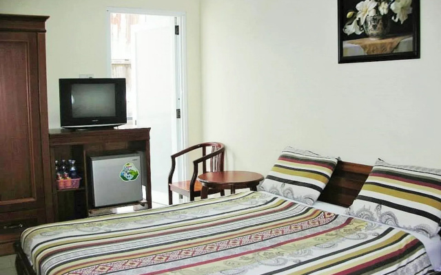 M&H Hotel