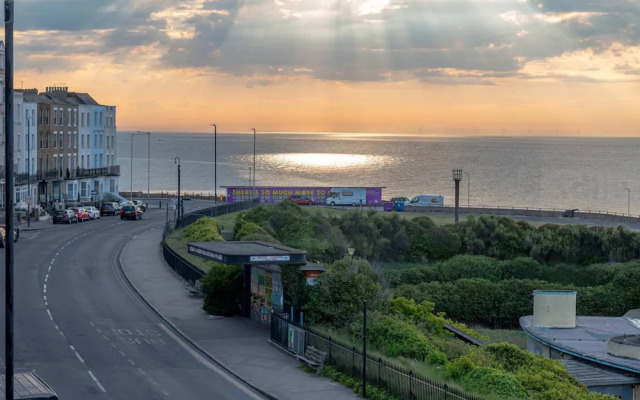 Stunning Sea View Georgian Retreat by Adliv