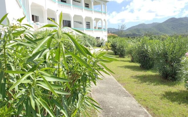Royal Cove Hotel