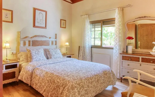 Casa Rosales with Pool & Wifi