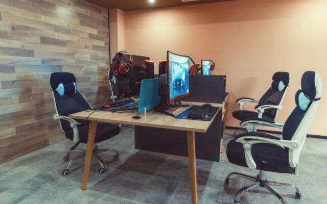 Punk Ballet Ins Hotel