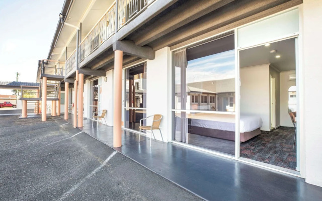 Nightcap at Horse and Jockey Hotel Warwick