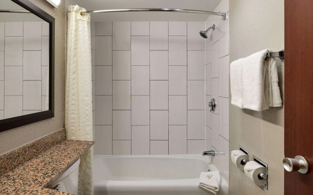 AmericInn by Wyndham Grand Rapids Airport North