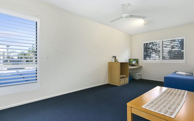 Endless Water Views in Noosaville Noosa Heads - Unit 3 Noosa Moorings, 303 Gympie Terrace – Guest Rooms – Noosaville