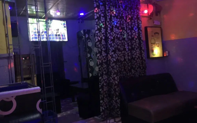JuiceBox Private Lodge