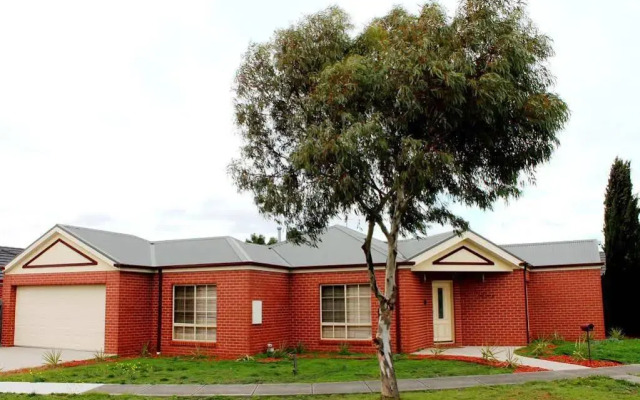 Serviced Houses Gowanbrae