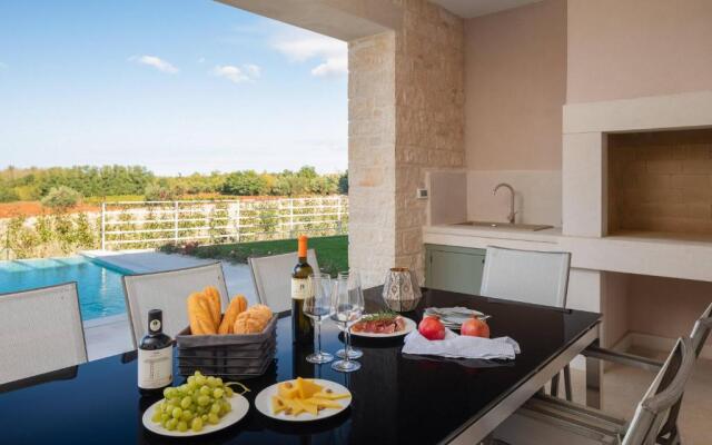 Villa Alicia by ILC