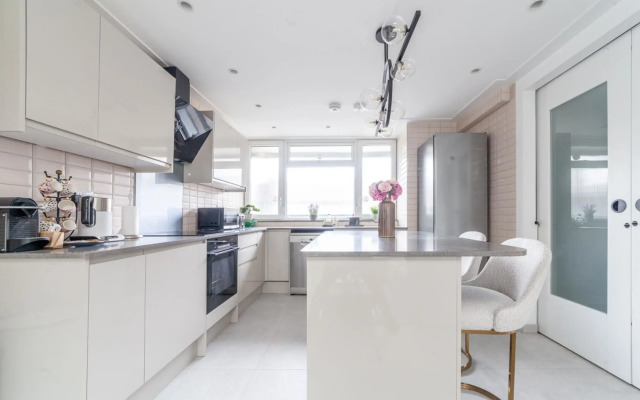 Excellent 3-bed Flat In Elephant & Castle
