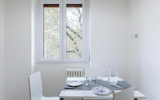 Piazza De Angeli M1 Comfortable Flat with Balcony