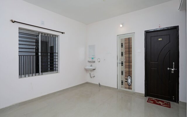 OYO 13527 Usha Residdency
