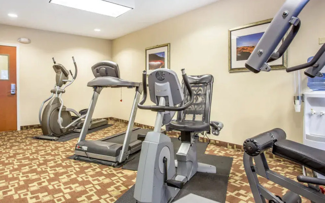 Comfort Inn & Suites