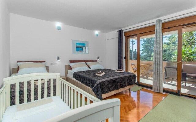 Beautiful Home in Dramalj With Wifi and 1 Bedrooms