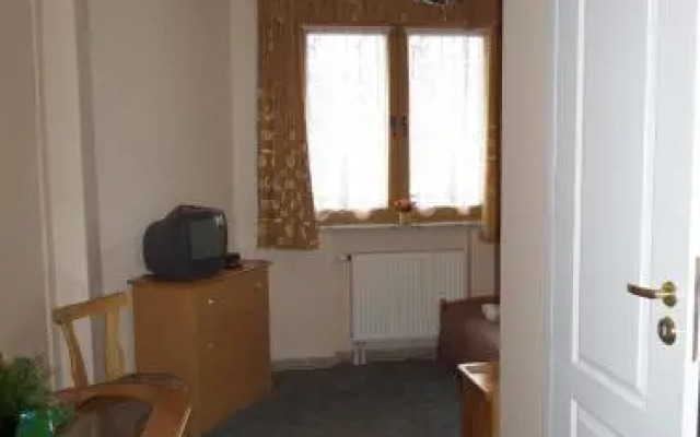 Willa Karis Pokoje Gościnne