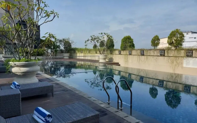 Cozy Studio Apartment At Grand Mercure Yogyakarta