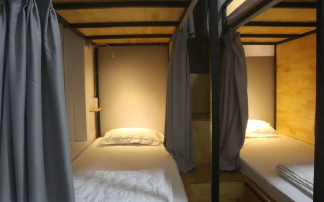 Vector Hostel