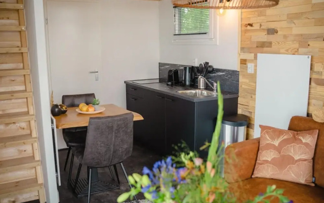 Tiny River House 2 Guest