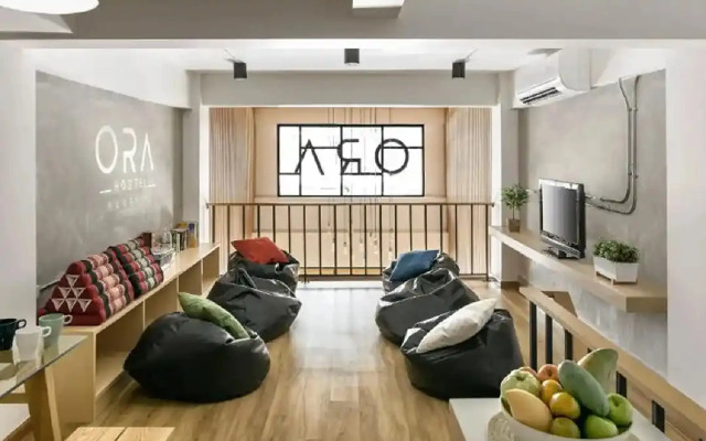 ORA Hostel Bangkok By Zuzu