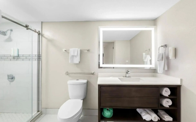 Clarion Inn & Suites near the Leconte Center Pigeon Forge