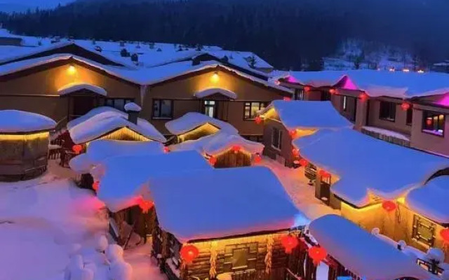 Snow Village Erlanghe Mengliang Inn