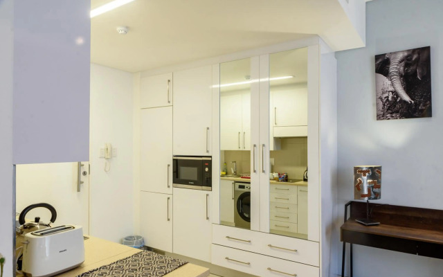 Studio 1101 iTower