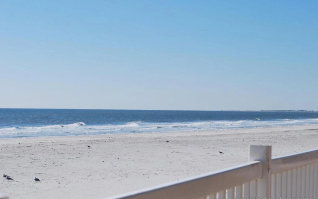 Holiday Inn Charleston-On The Beach
