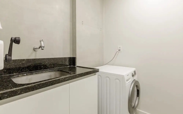 Leblon Coast Amazing 3 Bedroom in Leblon