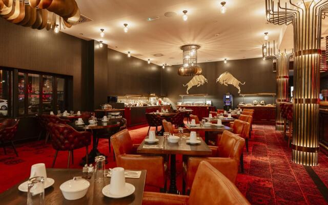 Hotel Dali Val d'Europe, Tapestry Collection by Hilton