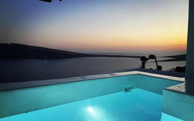 Lioyerma Cave Villa2 with Private Hot Tub