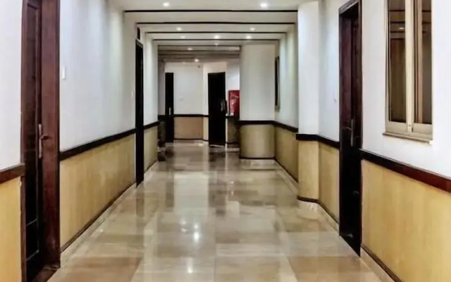 Gulberg Suites
