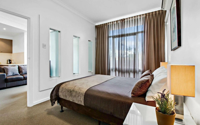 Adelaide DressCircle Apartments
