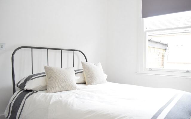2 Bedroom House In Notting Hill