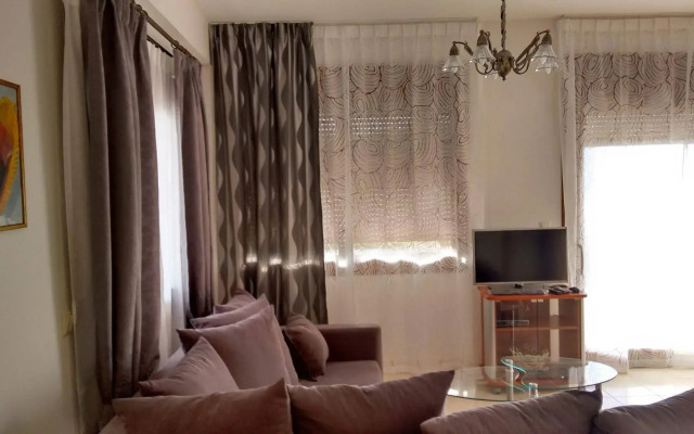 Tholos Bay Suites