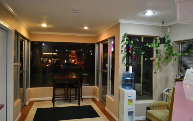 Economy Inn