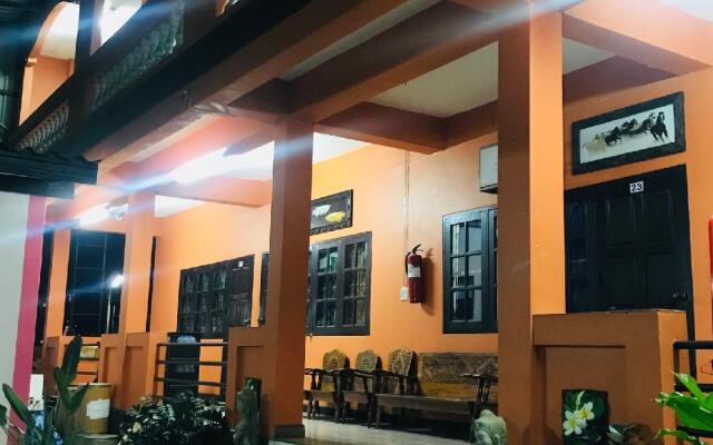 Auangkham hotel Fang