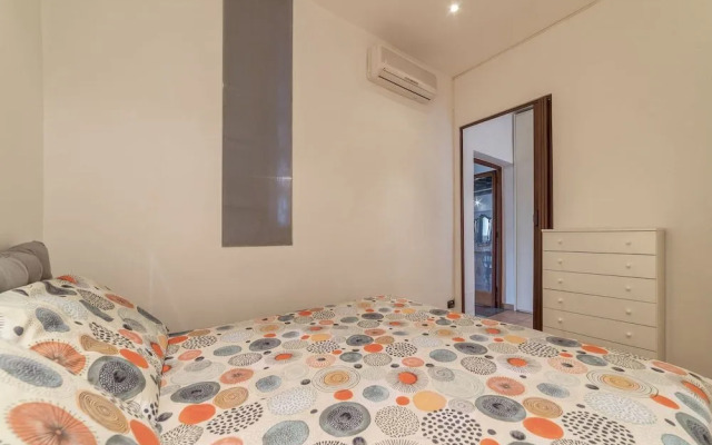 Colosseo Modern Apartment