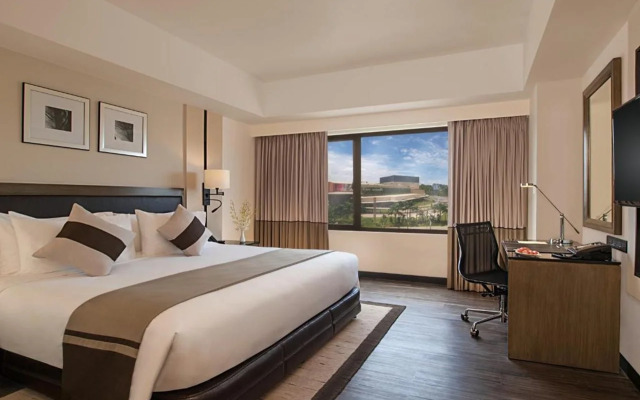 Seda Abreeza - Newly Renovated