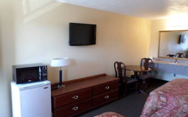 Camelot Inn Elyria