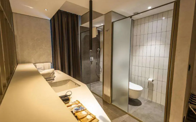 Four Hills Hotel