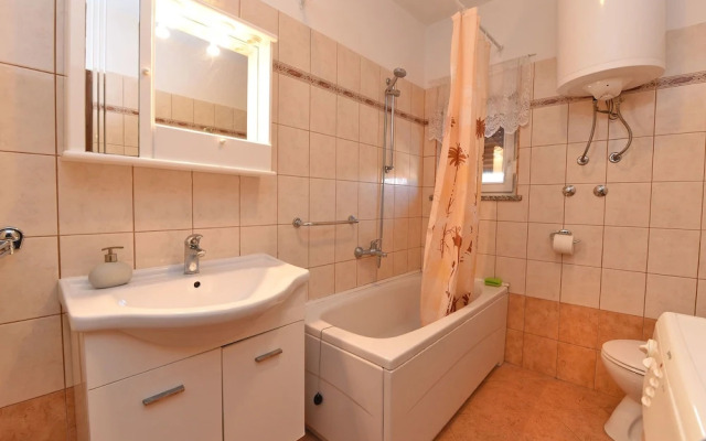 Apartment 621