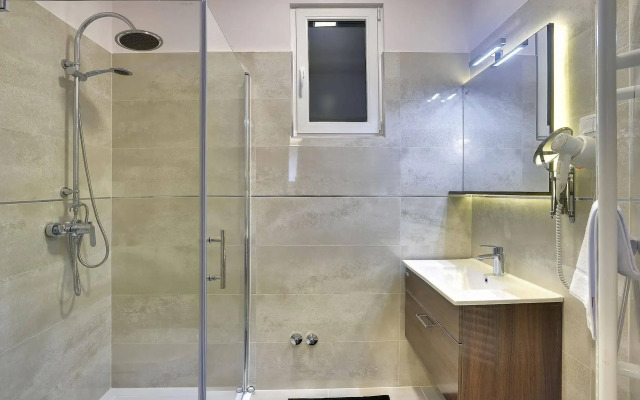 D&A Center Apartments