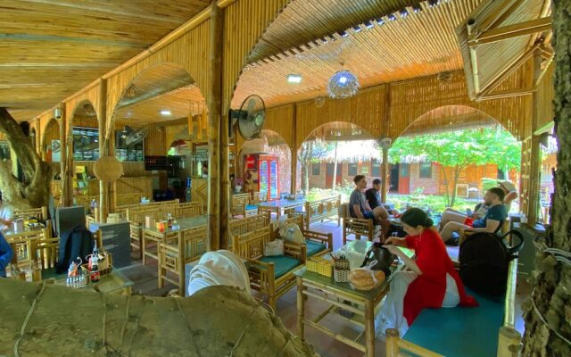 Quoc Khanh Bamboo Homestay - Hostel