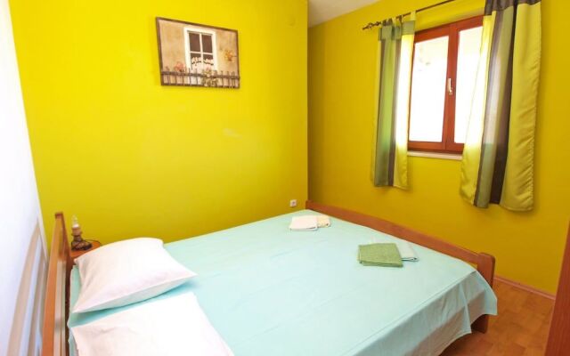 Apartment 990