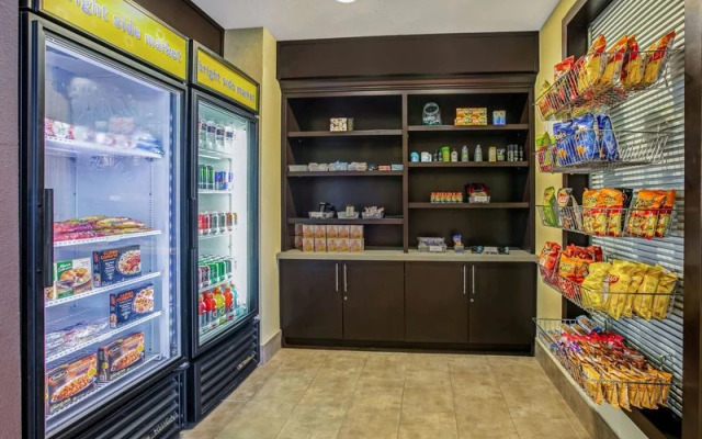 La Quinta Inn & Suites Dallas - Las Colinas