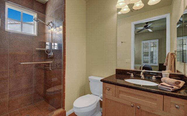 Barefoot Villa Mountain Views & Luxury Spa Access