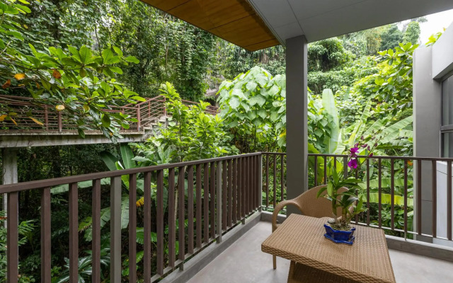 Khaolak Wanaburee Resort