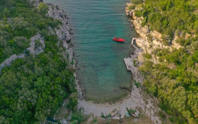 Irena - Secluded Paradise - H