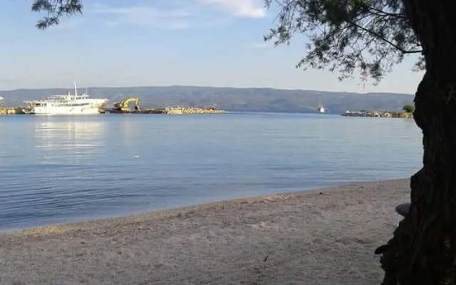 Apartments Roko - Standard One Bedroom Apartment With Shared Terrace