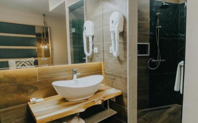 Lostrita - Pastravrie, Hotel & SPA