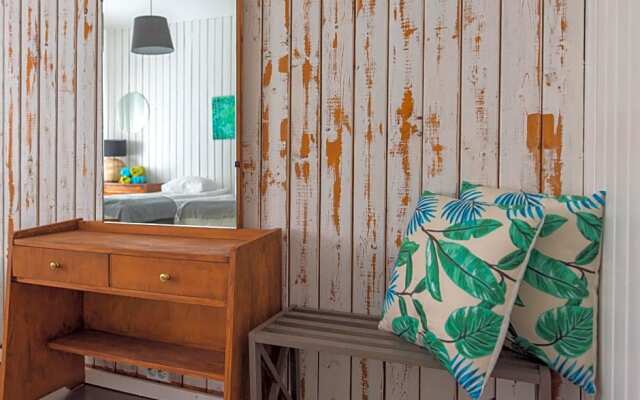 Saarj¿e puhkemaja tuba koos hommikus¿¿giga